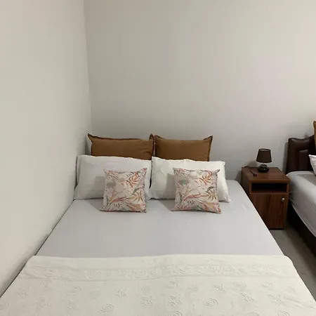 Kaladjurdjevic Apartment Budva